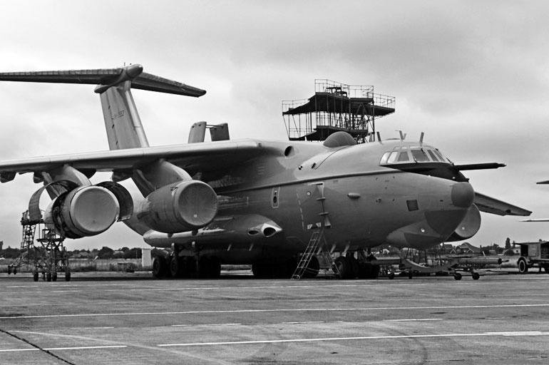 Иллюстрация к книге — Неизвестный Ильюшин. Триумфы отечественного авиапрома [i_153.jpg]