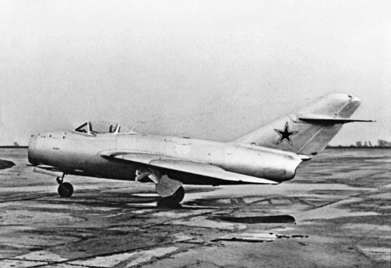 Иллюстрация к книге — Неизвестный "МиГ". Гордость советского авиапрома [i_039.jpg]