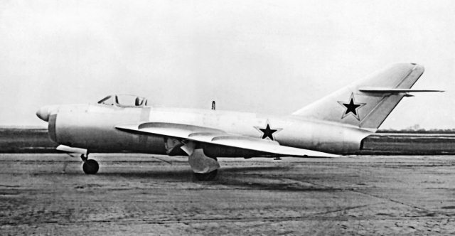 Иллюстрация к книге — Неизвестный "МиГ". Гордость советского авиапрома [i_060.jpg]