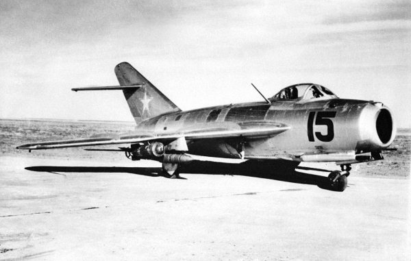 Иллюстрация к книге — Неизвестный "МиГ". Гордость советского авиапрома [i_064.jpg]