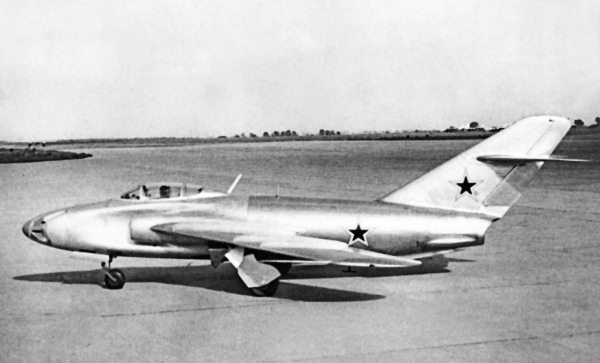 Иллюстрация к книге — Неизвестный "МиГ". Гордость советского авиапрома [i_068.jpg]