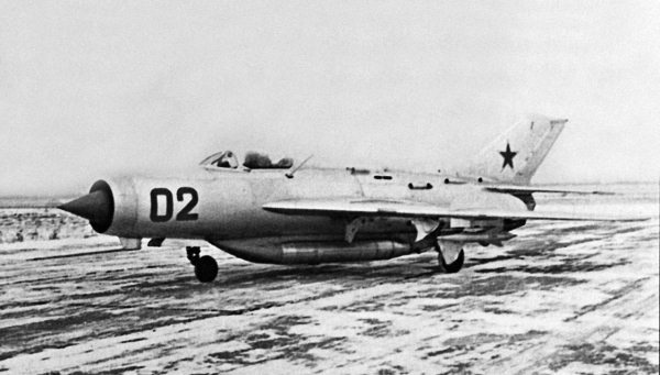 Иллюстрация к книге — Неизвестный "МиГ". Гордость советского авиапрома [i_088.jpg]