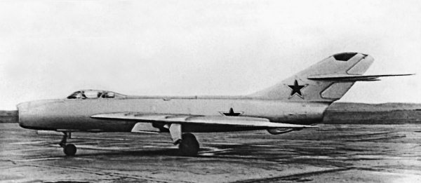 Иллюстрация к книге — Неизвестный "МиГ". Гордость советского авиапрома [i_100.jpg]