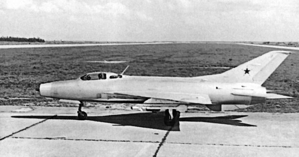 Иллюстрация к книге — Неизвестный "МиГ". Гордость советского авиапрома [i_109.jpg]