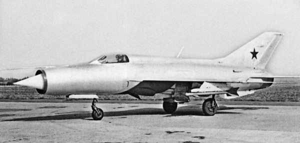 Иллюстрация к книге — Неизвестный "МиГ". Гордость советского авиапрома [i_117.jpg]