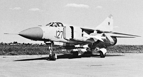 Иллюстрация к книге — Неизвестный "МиГ". Гордость советского авиапрома [i_130.jpg]