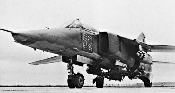 Иллюстрация к книге — Неизвестный "МиГ". Гордость советского авиапрома [i_132.jpg]