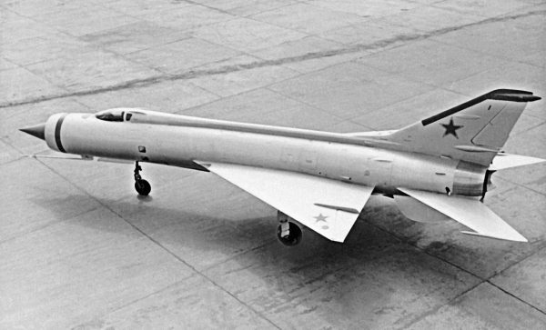 Иллюстрация к книге — Неизвестный "МиГ". Гордость советского авиапрома [i_138.jpg]