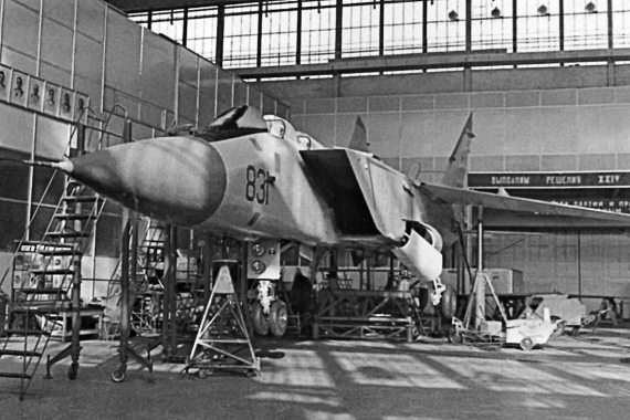 Иллюстрация к книге — Неизвестный "МиГ". Гордость советского авиапрома [i_159.jpg]