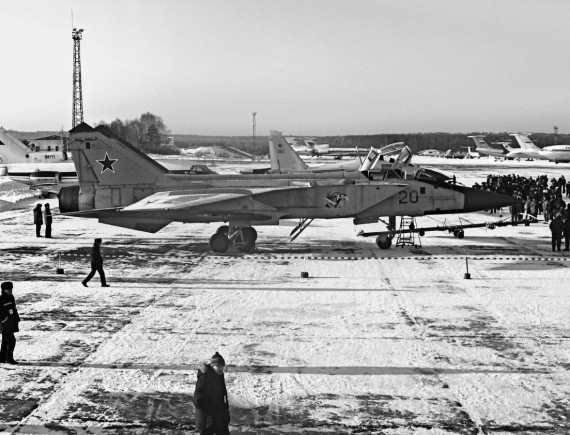 Иллюстрация к книге — Неизвестный "МиГ". Гордость советского авиапрома [i_162.jpg]