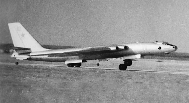 Иллюстрация к книге — Мясищев. Неудобный гений. Забытые победы советской авиации [i_054.jpg]