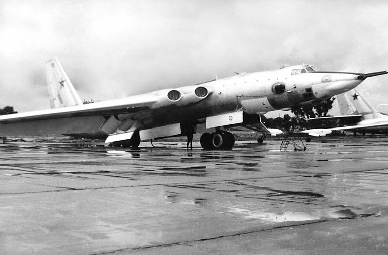 Иллюстрация к книге — Мясищев. Неудобный гений. Забытые победы советской авиации [i_075.jpg]