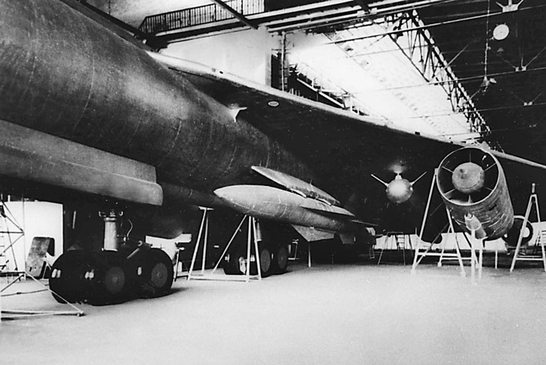 Иллюстрация к книге — Мясищев. Неудобный гений. Забытые победы советской авиации [i_105.jpg]