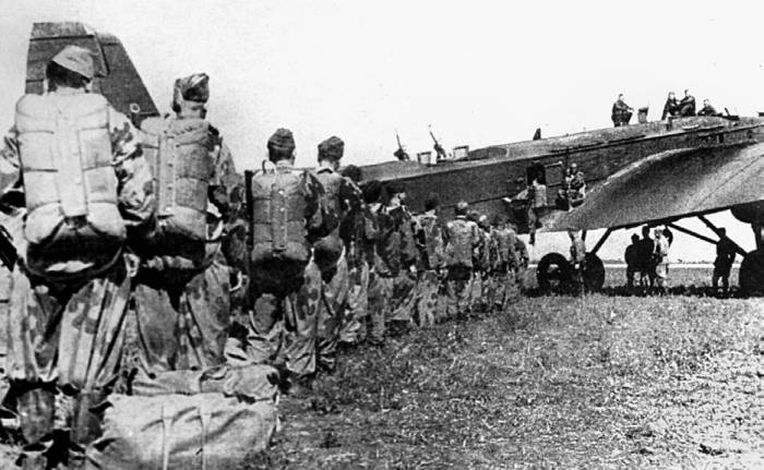 Иллюстрация к книге — Боевые самолеты Туполева [bsamtyp1_img_024.jpg]