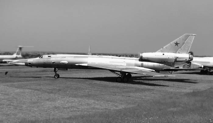 Иллюстрация к книге — Боевые самолеты Туполева [bsamtyp1_img_140.jpg]