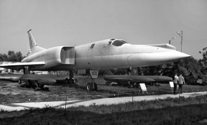 Иллюстрация к книге — Боевые самолеты Туполева [bsamtyp1_img_142.jpg]