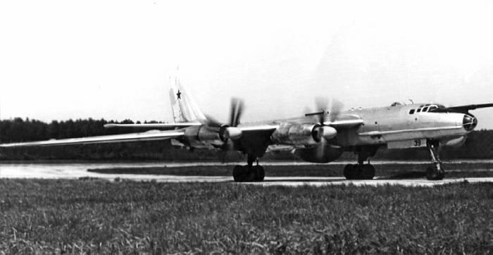 Иллюстрация к книге — Боевые самолеты Туполева [bsamtyp1_img_164.jpg]