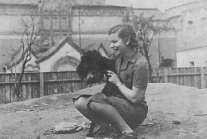 Иллюстрация к книге — Я видела детство и юность XX века [i_023.jpg]