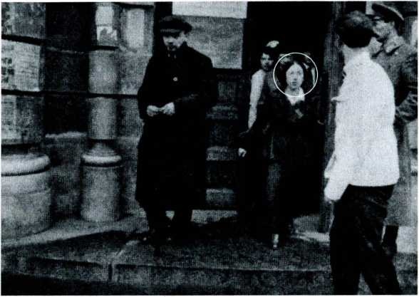 Иллюстрация к книге — Стражи Кремля. От "охранки" до 9 - го управления КГБ [i_010.jpg]