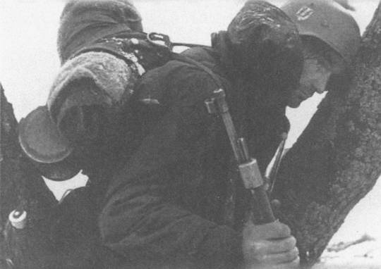 Иллюстрация к книге — Кровавый плацдарм. 49-я армия в прорыве под Тарусой и боях на реке Угре. 1941-1942 [i_006.jpg]