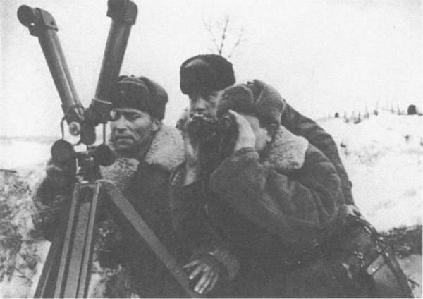 Иллюстрация к книге — Кровавый плацдарм. 49-я армия в прорыве под Тарусой и боях на реке Угре. 1941-1942 [i_012.jpg]