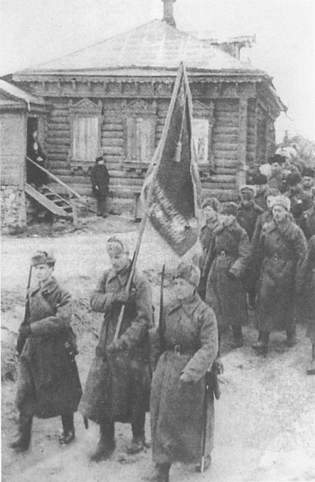 Иллюстрация к книге — Кровавый плацдарм. 49-я армия в прорыве под Тарусой и боях на реке Угре. 1941-1942 [i_035.jpg]