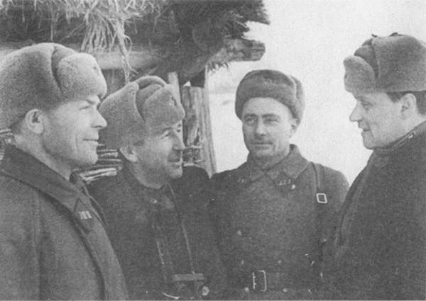 Иллюстрация к книге — Кровавый плацдарм. 49-я армия в прорыве под Тарусой и боях на реке Угре. 1941-1942 [i_037.jpg]