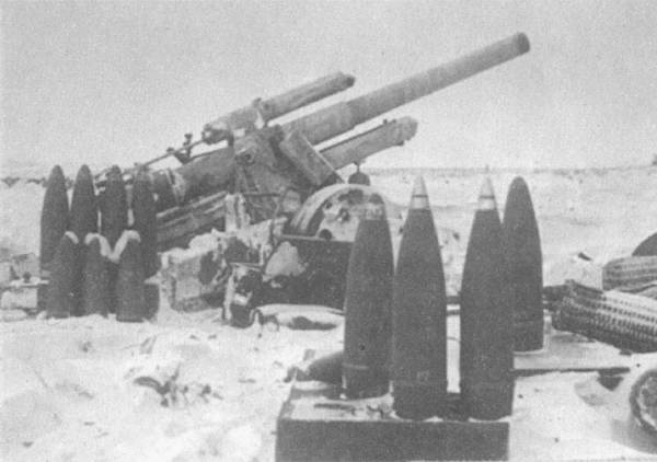 Иллюстрация к книге — Кровавый плацдарм. 49-я армия в прорыве под Тарусой и боях на реке Угре. 1941-1942 [i_040.jpg]