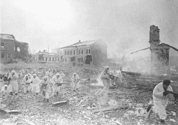 Иллюстрация к книге — Кровавый плацдарм. 49-я армия в прорыве под Тарусой и боях на реке Угре. 1941-1942 [i_041.jpg]