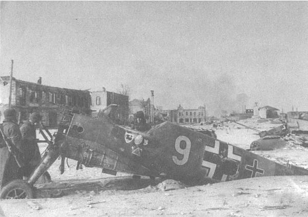 Иллюстрация к книге — Кровавый плацдарм. 49-я армия в прорыве под Тарусой и боях на реке Угре. 1941-1942 [i_042.jpg]