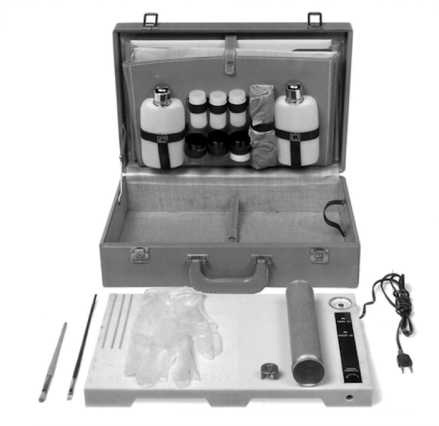 Иллюстрация к книге — Шпионский арсенал. История оперативной техники спецслужб [image112.jpg]