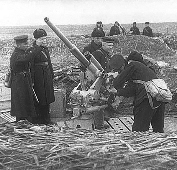 Иллюстрация к книге — Первый штурм Севастополя. Ноябрь 41-го [i_041.jpg]