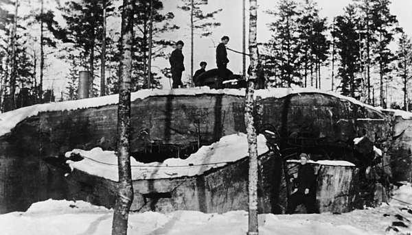 Иллюстрация к книге — Зимняя война: «Ломят танки широкие просеки» [block_001320_page_011_image_0001.jpg]