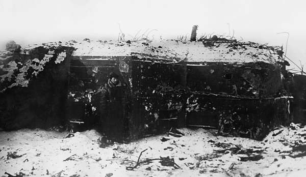 Иллюстрация к книге — Зимняя война: «Ломят танки широкие просеки» [block_001320_page_013_image_0001.jpg]