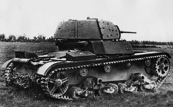 Иллюстрация к книге — Зимняя война: «Ломят танки широкие просеки» [block_001320_page_053_image_0001.jpg]