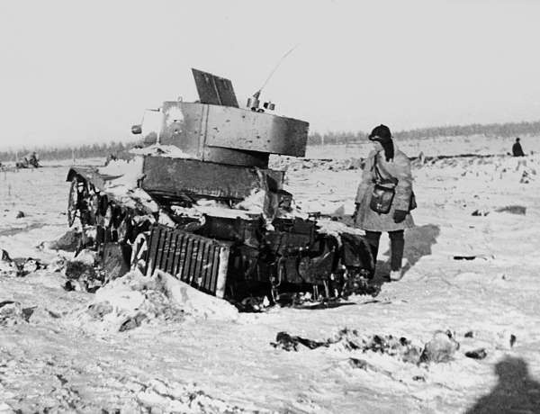 Иллюстрация к книге — Зимняя война: «Ломят танки широкие просеки» [block_001320_page_056_image_0001.jpg]