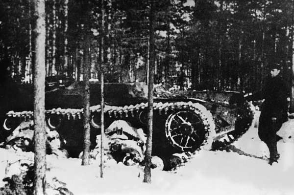 Иллюстрация к книге — Зимняя война: «Ломят танки широкие просеки» [block_001320_page_059_image_0001.jpg]