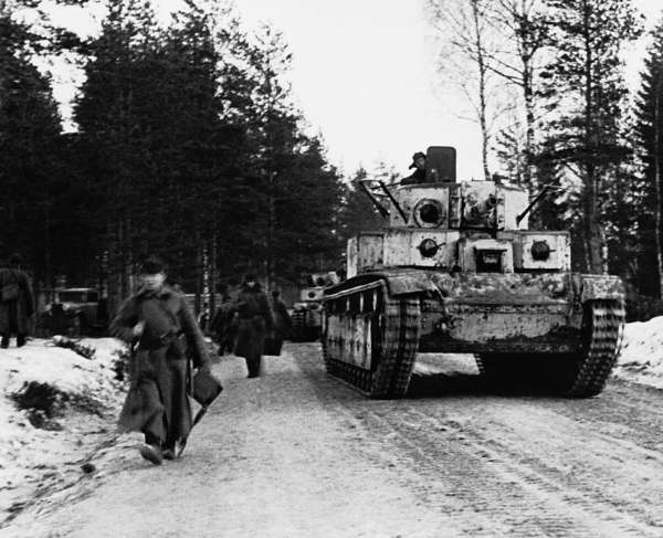 Иллюстрация к книге — Зимняя война: «Ломят танки широкие просеки» [block_001320_page_082_image_0001.jpg]
