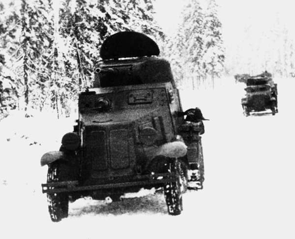 Иллюстрация к книге — Зимняя война: «Ломят танки широкие просеки» [block_001320_page_086_image_0001.jpg]