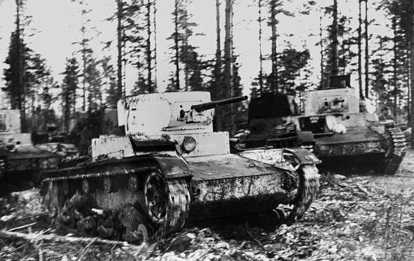 Иллюстрация к книге — Зимняя война: «Ломят танки широкие просеки» [block_001320_page_115_image_0001.jpg]