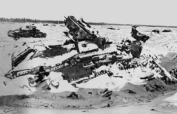 Иллюстрация к книге — Зимняя война: «Ломят танки широкие просеки» [block_001320_page_122_image_0001.jpg]