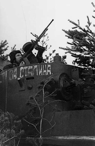 Иллюстрация к книге — Зимняя война: «Ломят танки широкие просеки» [block_001320_page_126_image_0001.jpg]