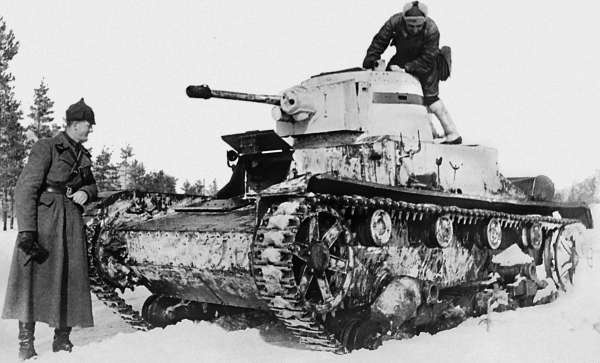Иллюстрация к книге — Зимняя война: «Ломят танки широкие просеки» [block_001320_page_184_image_0001.jpg]