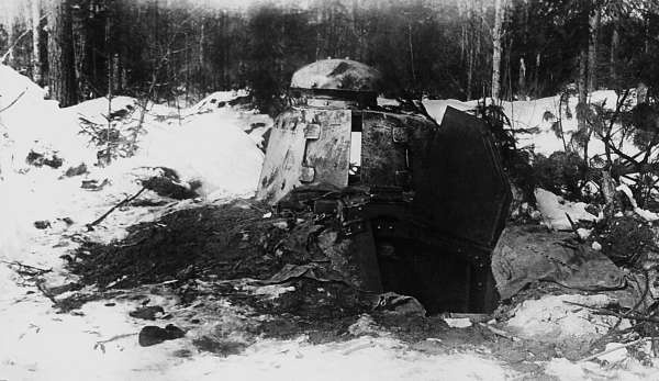 Иллюстрация к книге — Зимняя война: «Ломят танки широкие просеки» [block_001320_page_185_image_0001.jpg]