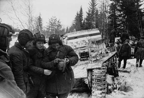 Иллюстрация к книге — Зимняя война: «Ломят танки широкие просеки» [block_001320_page_190_image_0001.jpg]