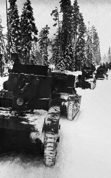 Иллюстрация к книге — Зимняя война: «Ломят танки широкие просеки» [block_001320_page_213_image_0001.jpg]