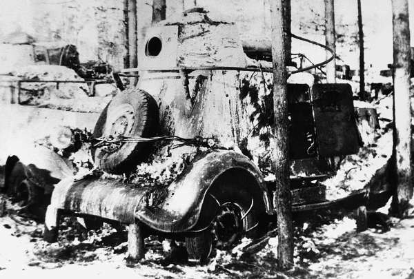 Иллюстрация к книге — Зимняя война: «Ломят танки широкие просеки» [block_001320_page_224_image_0001.jpg]