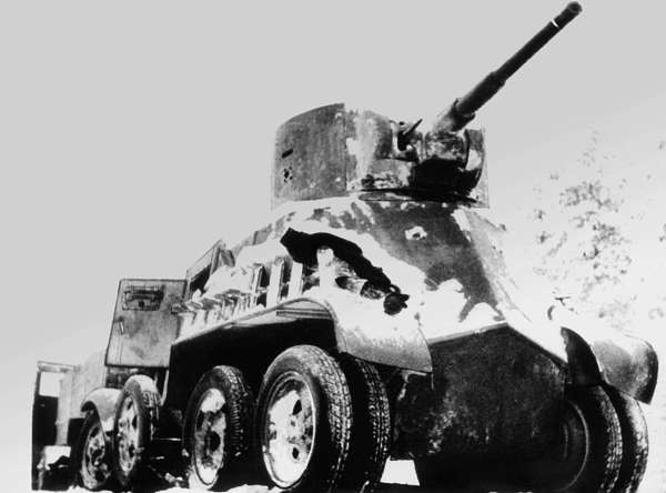 Иллюстрация к книге — Зимняя война: «Ломят танки широкие просеки» [block_001320_page_232_image_0001.jpg]