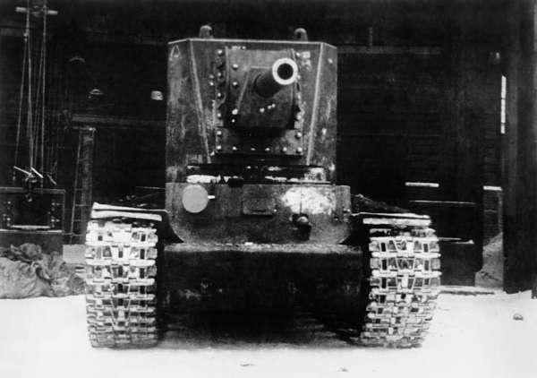 Иллюстрация к книге — Зимняя война: «Ломят танки широкие просеки» [block_001320_page_267_image_0001.jpg]