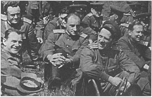 Иллюстрация к книге — Военно-морской шпионаж. История противостояния [i_033.jpg]